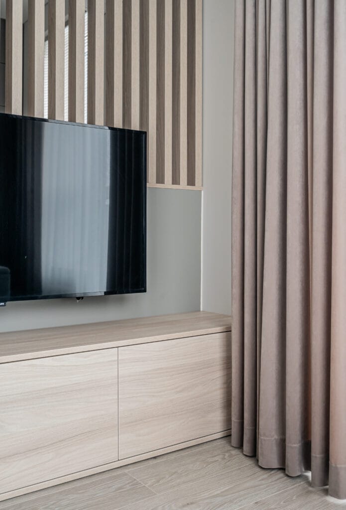 14_mazo_buto_interjeras_tv_baldas_medis_interjere