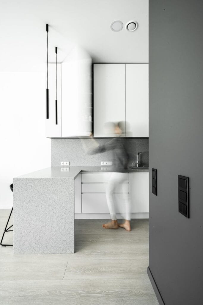 00_modernus_interjeras_minimalistine_virtuve -