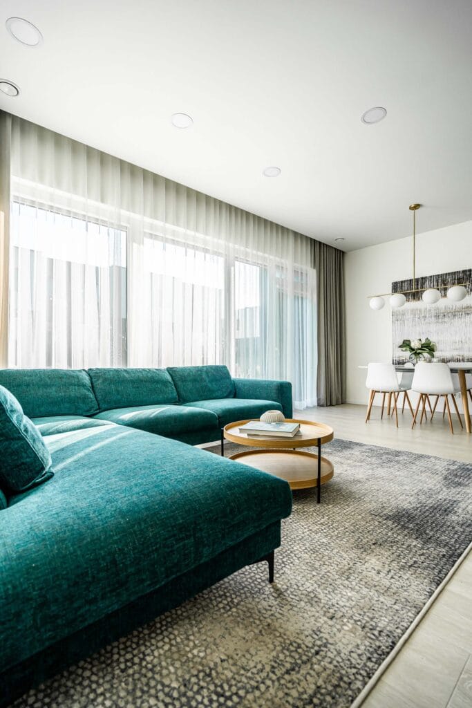 5_modernus_interjeras_svetaines_baldas