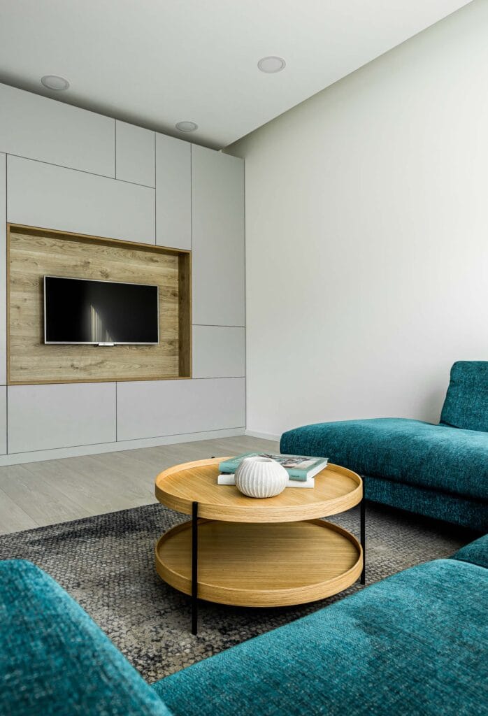 6_modernus_interjeras_tv_baldas